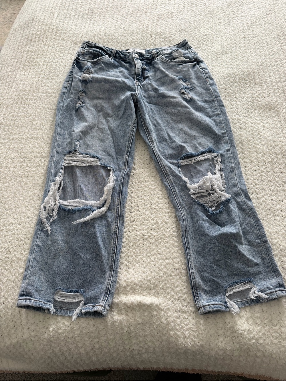 Women’s Distressed Light Blue Ripped Jeans
